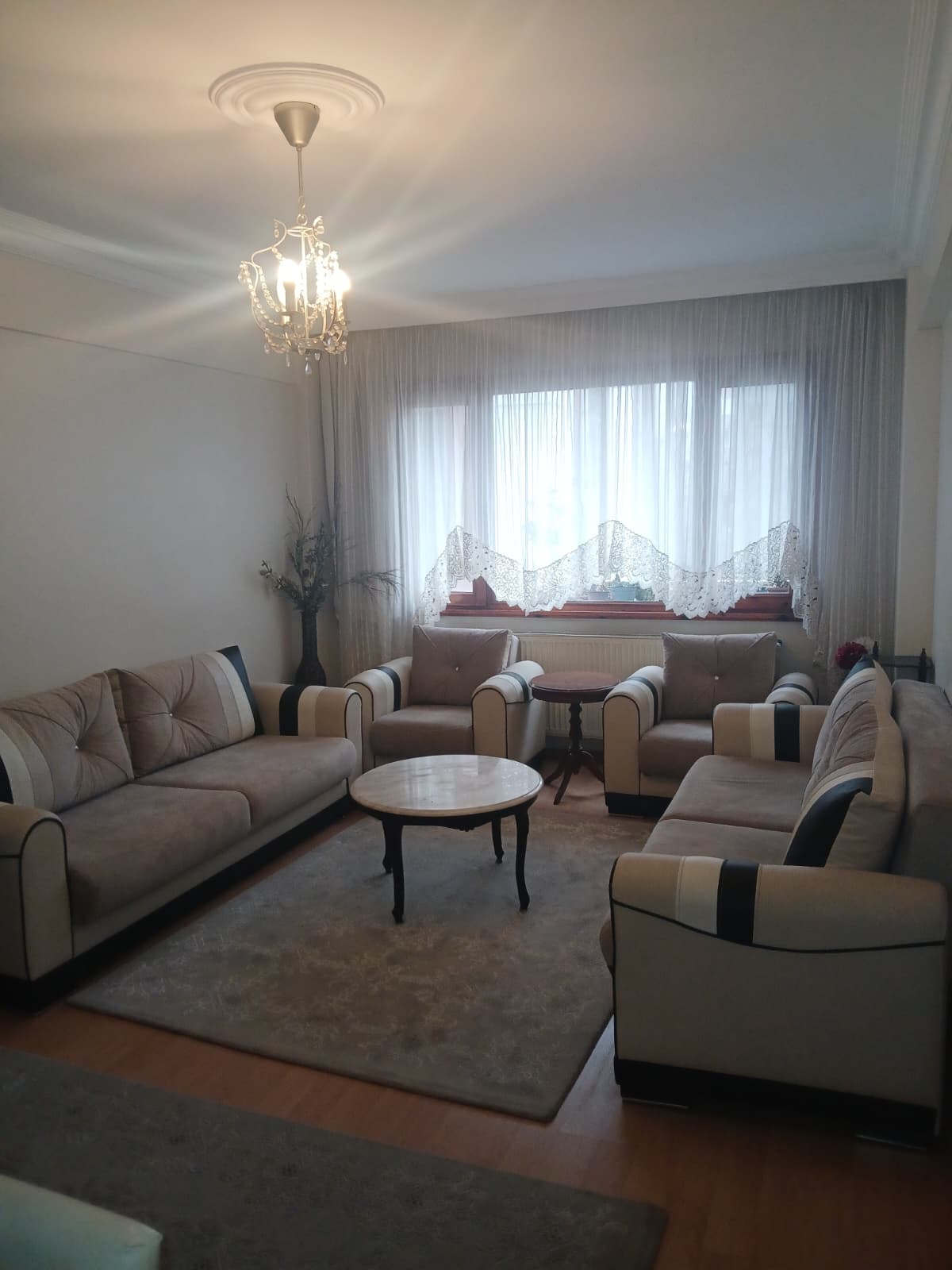 FATIH ZEYREKTE SATLIK GÜZEL YATIRIMLIK BİR DAİRE 